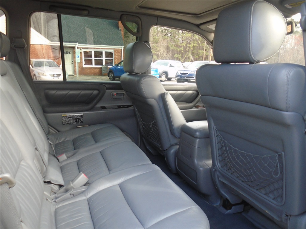 2002 Toyota Land Cruiser photo