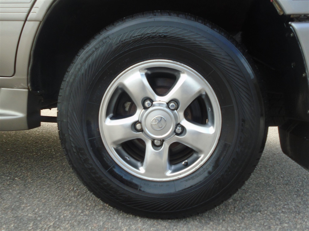 2002 Toyota Land Cruiser photo
