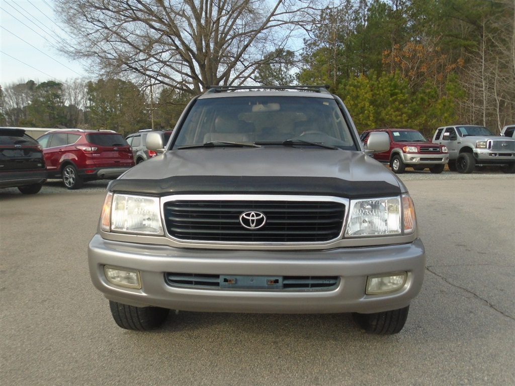 2002 Toyota Land Cruiser photo