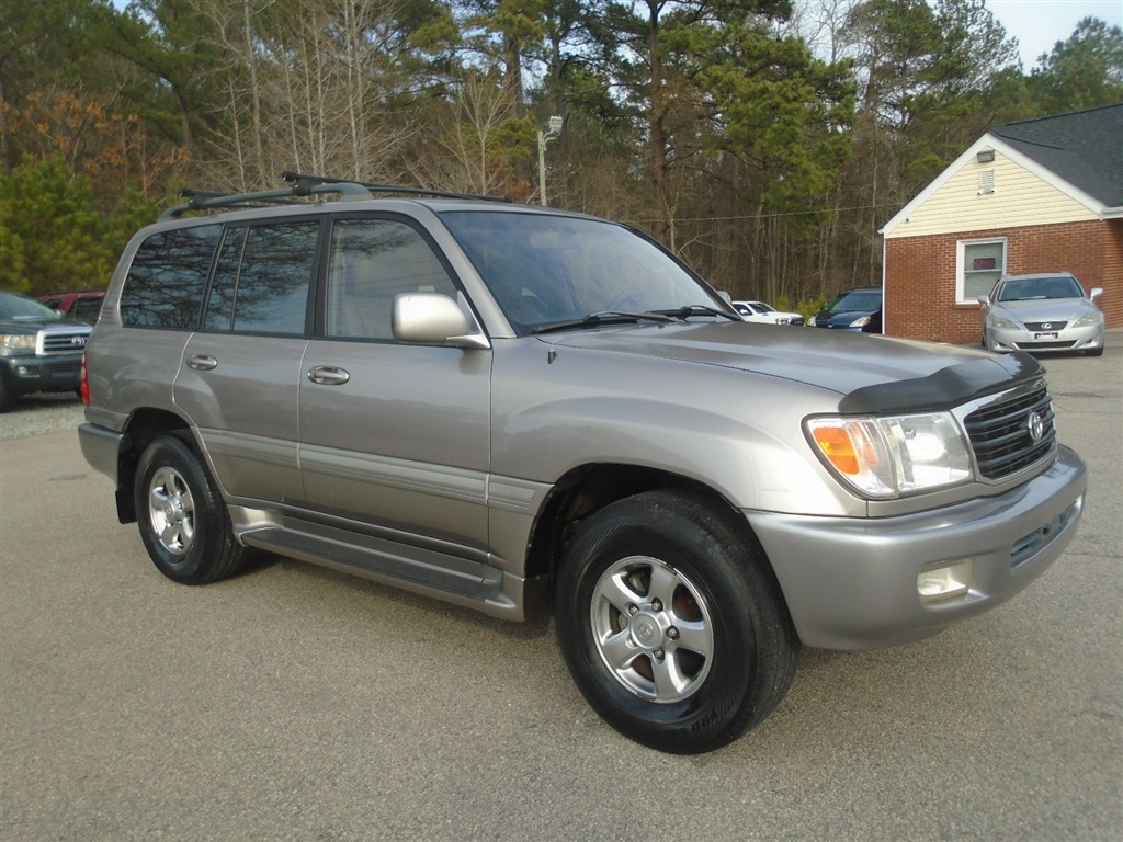 2002 Toyota Land Cruiser photo
