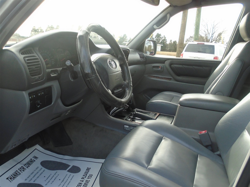 2002 Toyota Land Cruiser photo