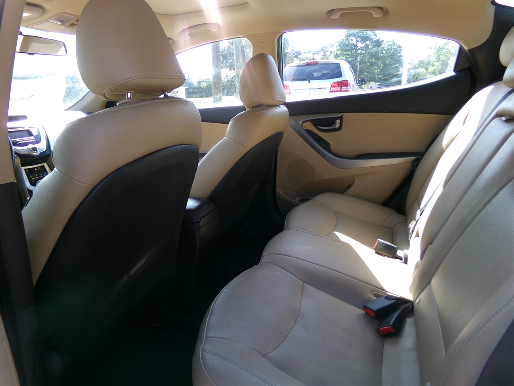 HyundaiElantra Limited13