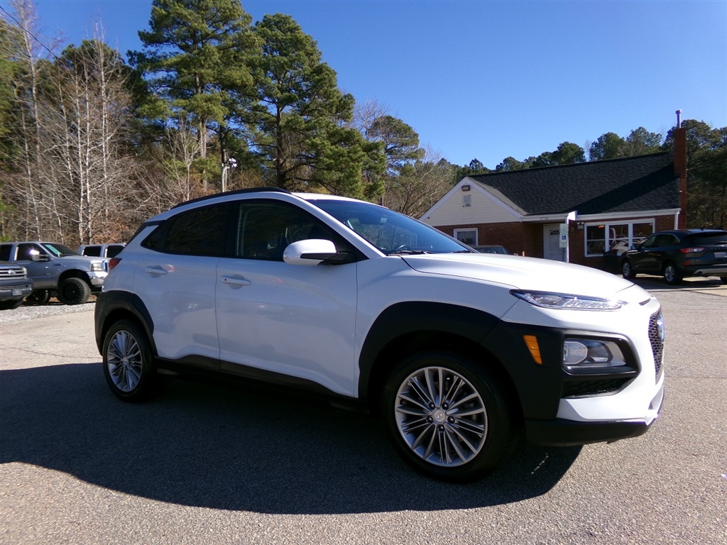 HyundaiKona SEL w/Contrast Roof AWD3