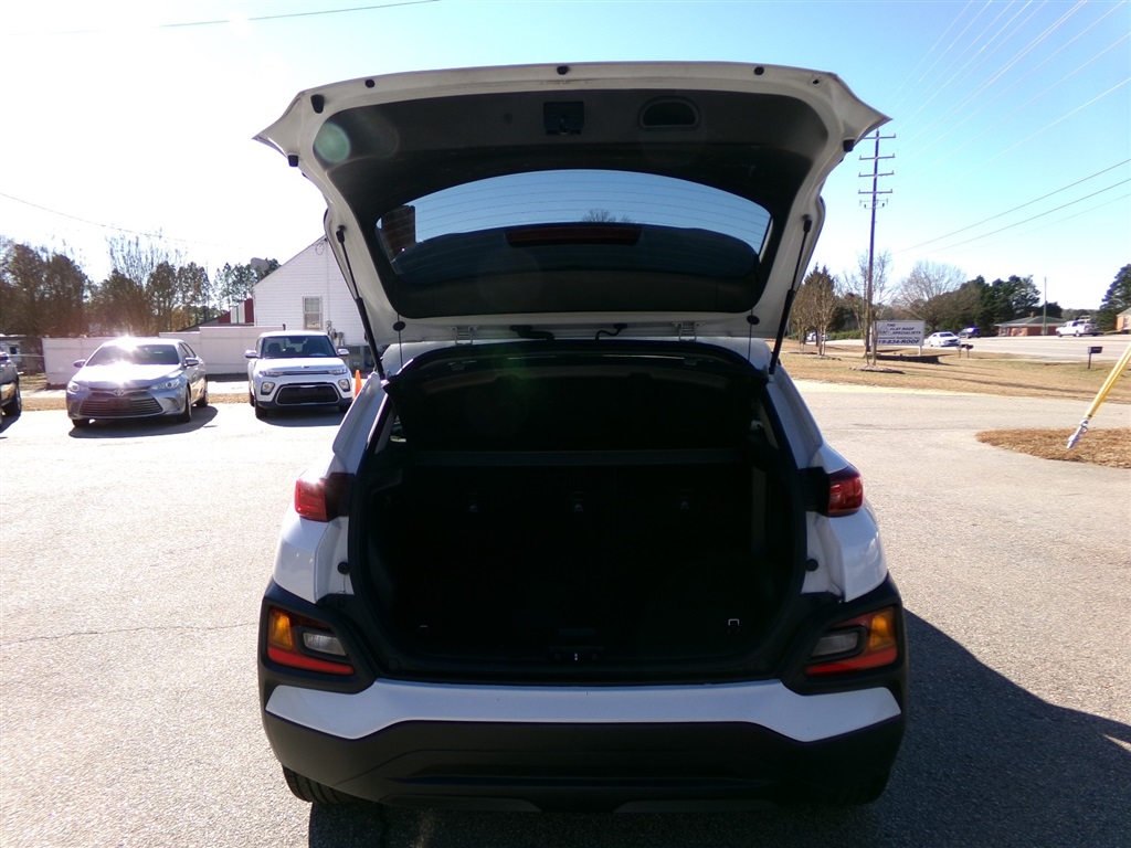 HyundaiKona SEL w/Contrast Roof AWD5