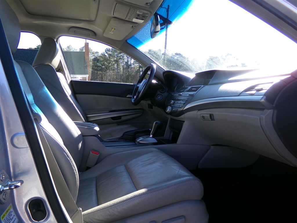 HondaAccord EX-L V-6 Sedan AT13