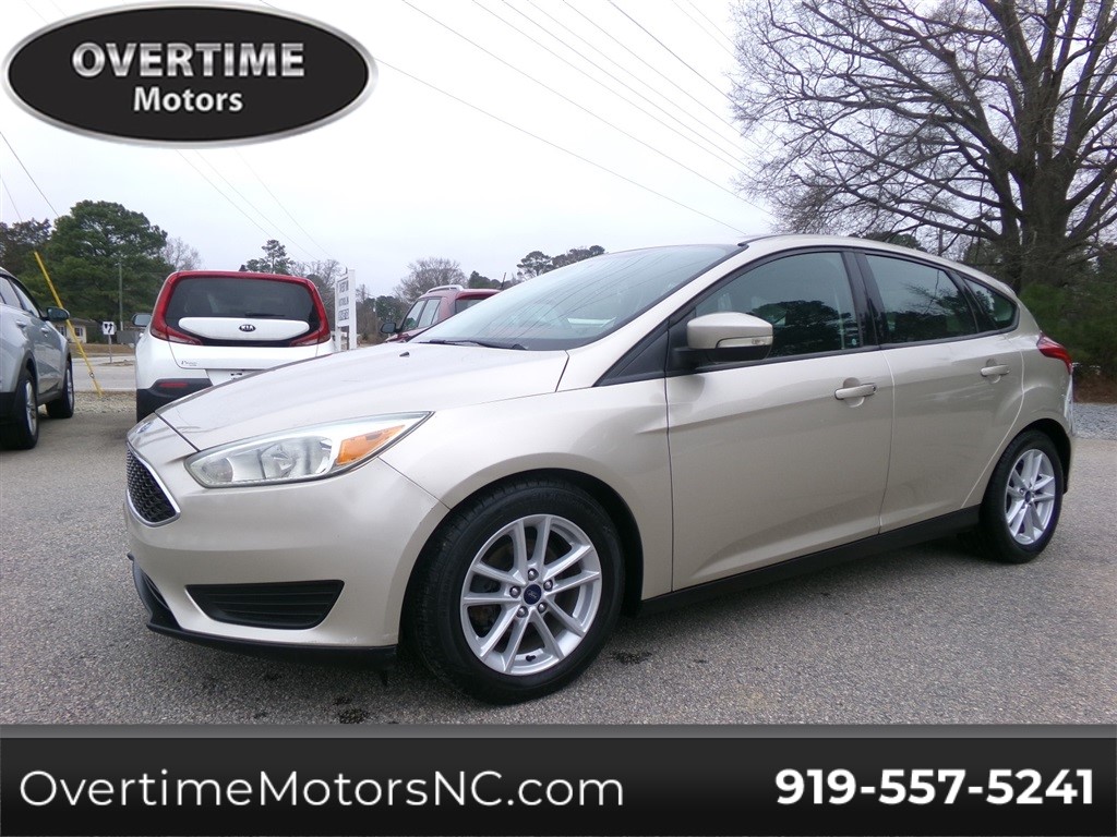 2017 Ford Focus SE Hatchback