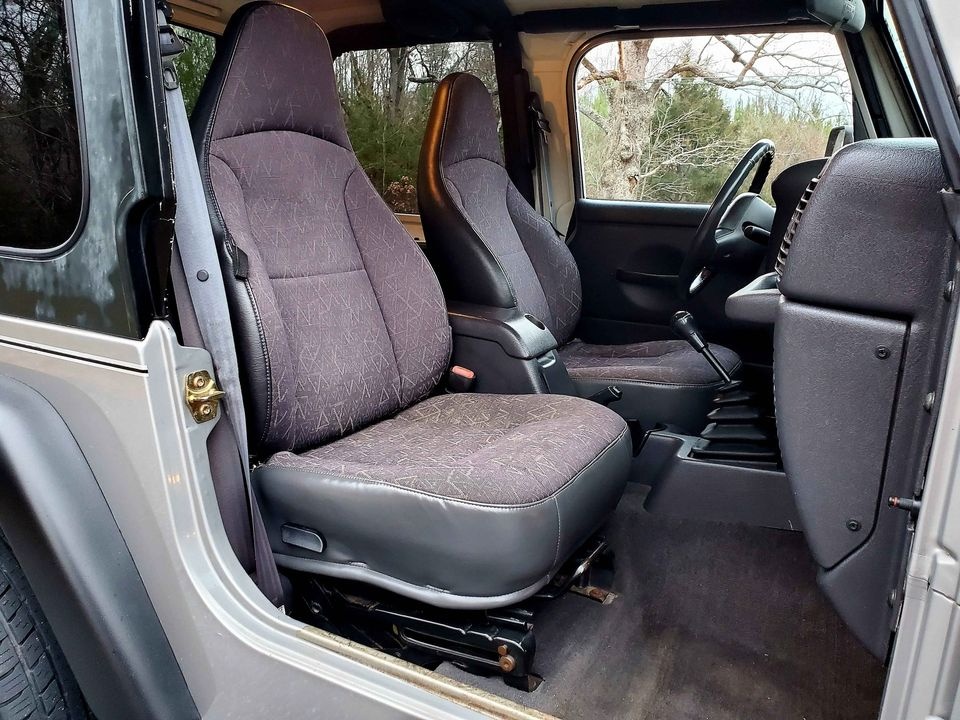 2001 Jeep Wrangler Sport photo