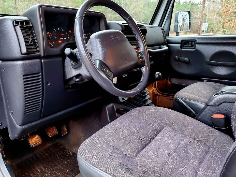 2001 Jeep Wrangler Sport photo