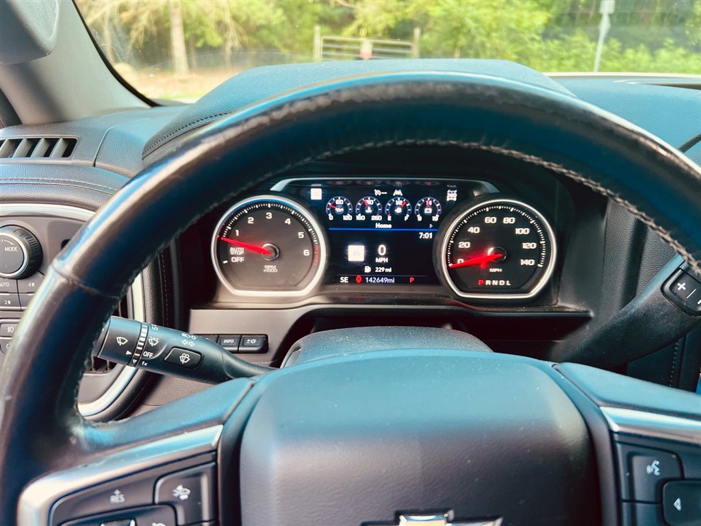 ChevroletSilverado 1500 LTZ Crew Cab 4WD13