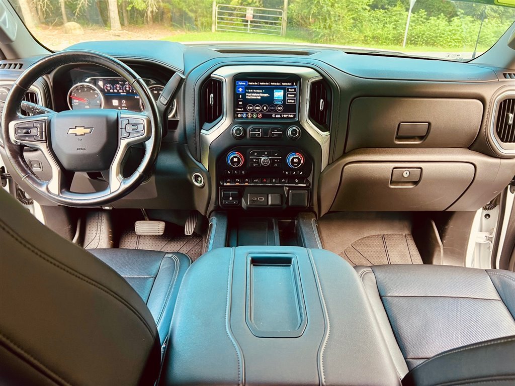 ChevroletSilverado 1500 LTZ Crew Cab 4WD16