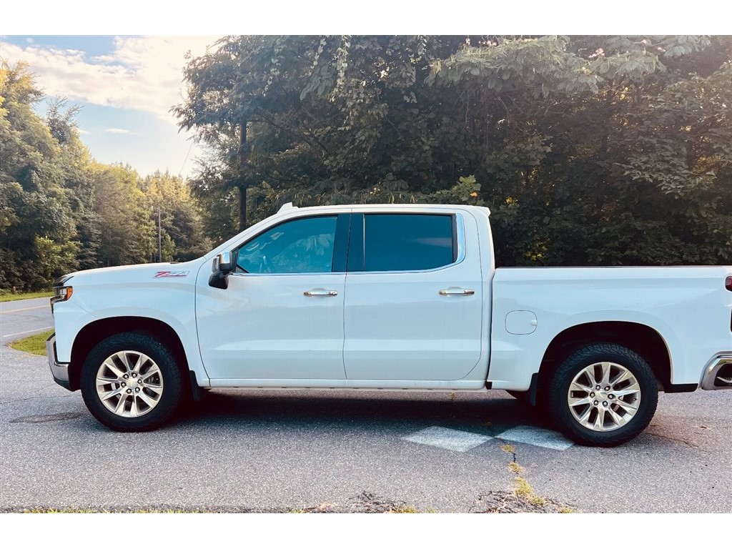 ChevroletSilverado 1500 LTZ Crew Cab 4WD3
