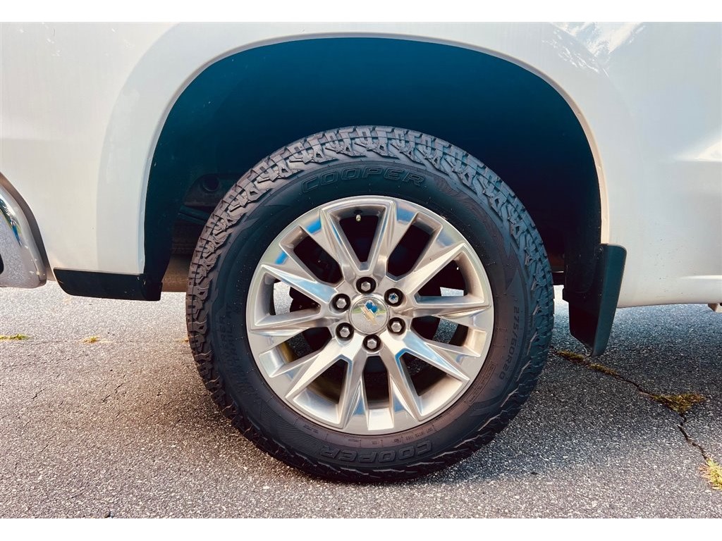 ChevroletSilverado 1500 LTZ Crew Cab 4WD5