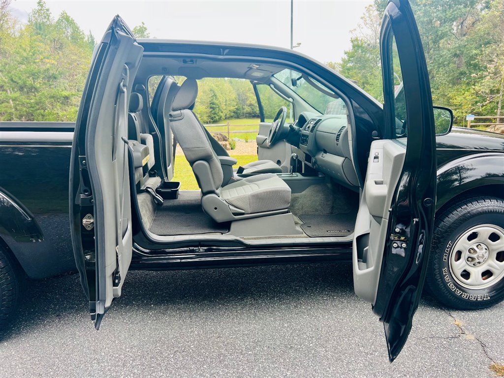 NissanFrontier SE King Cab 2WD14