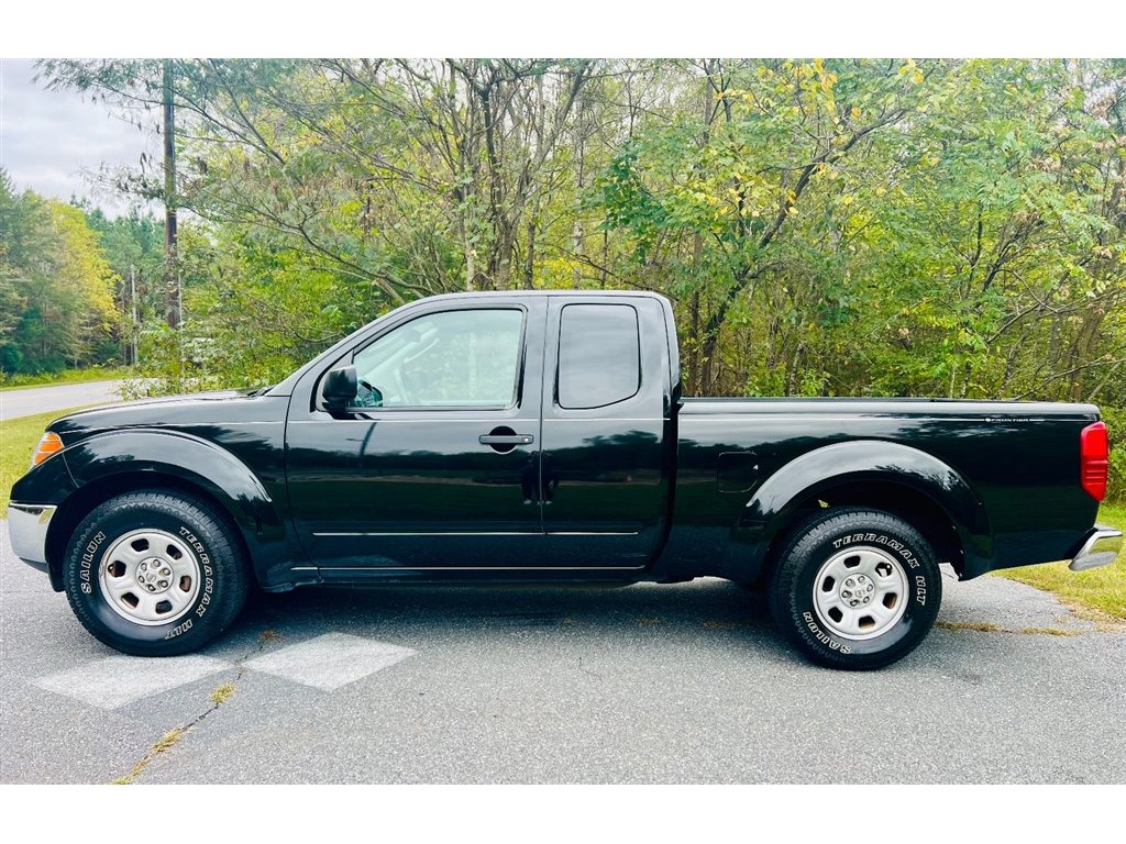 NissanFrontier SE King Cab 2WD2