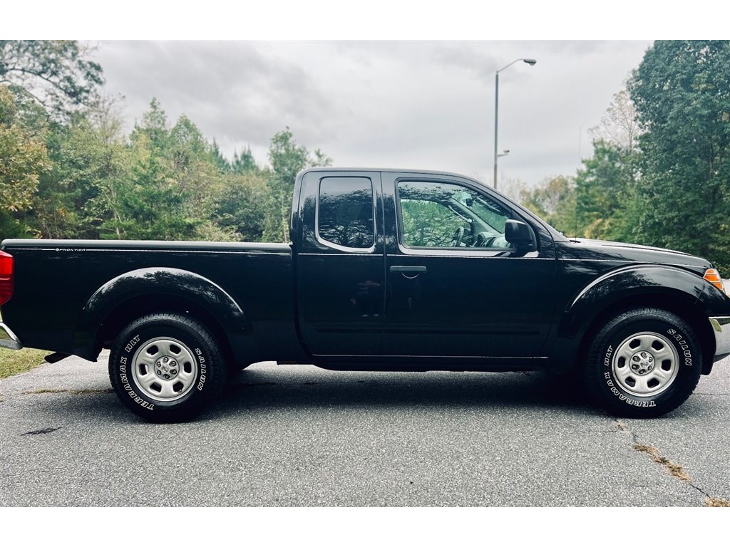 NissanFrontier SE King Cab 2WD4