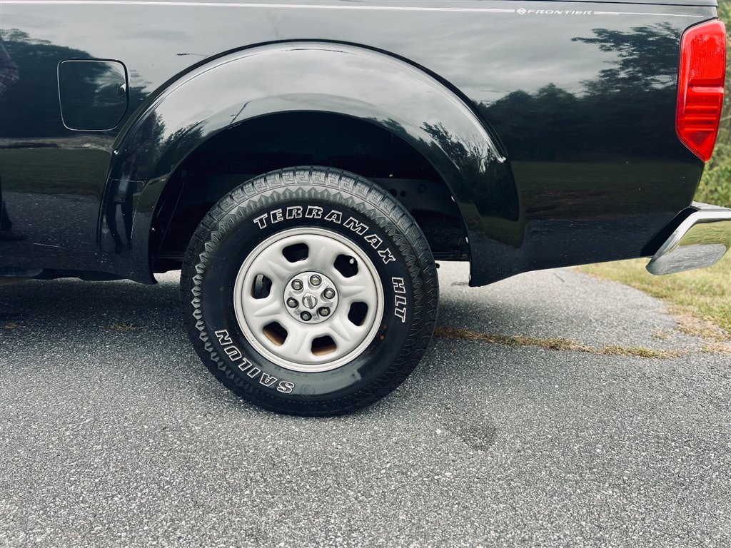 NissanFrontier SE King Cab 2WD8