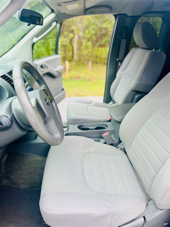 NissanFrontier SE King Cab 2WD9