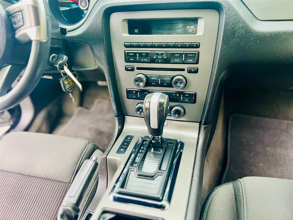 FordMustang V6 Coupe15