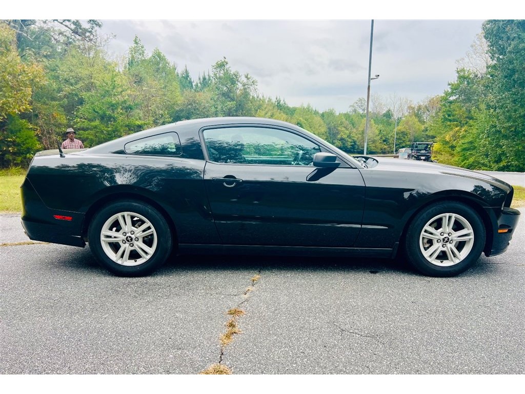 FordMustang V6 Coupe4