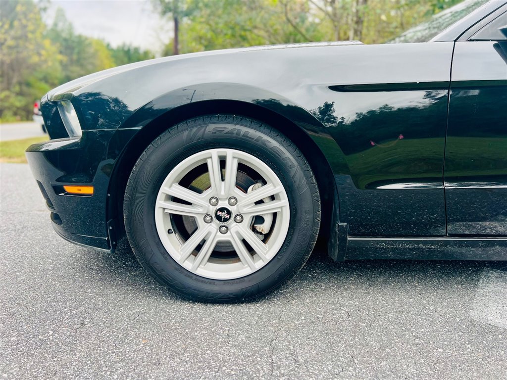 FordMustang V6 Coupe8