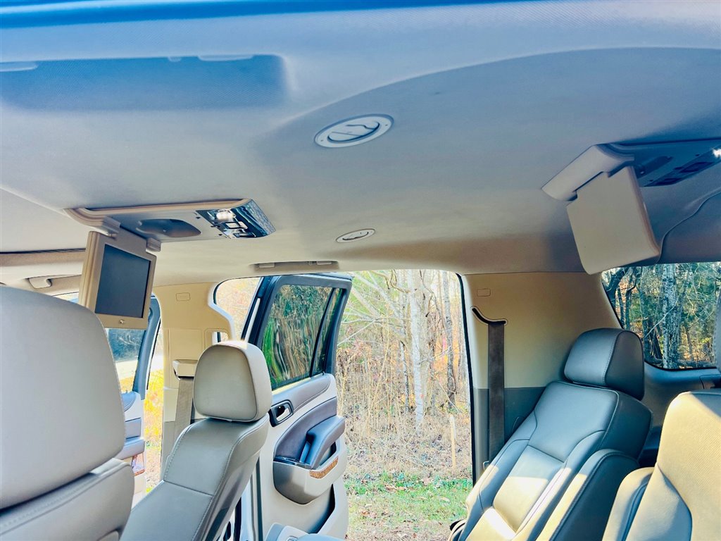 ChevroletSuburban LTZ 4WD16
