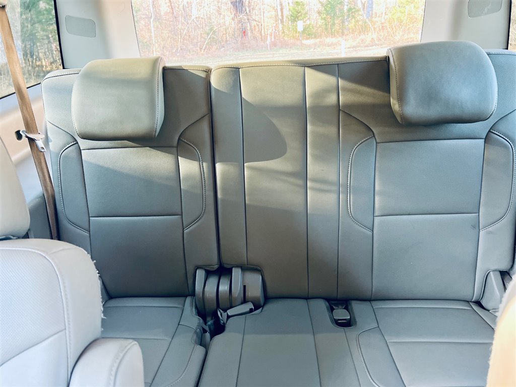 ChevroletSuburban LTZ 4WD17