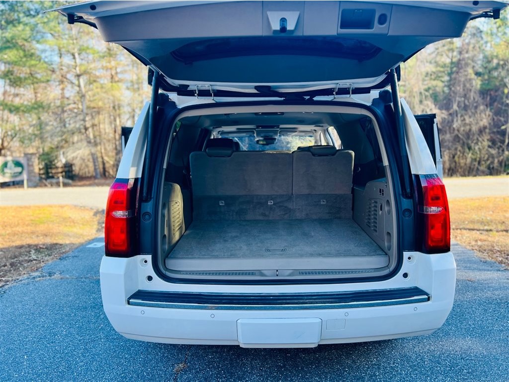 ChevroletSuburban LTZ 4WD18