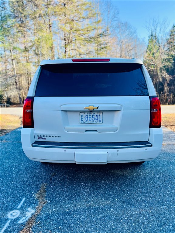 ChevroletSuburban LTZ 4WD3