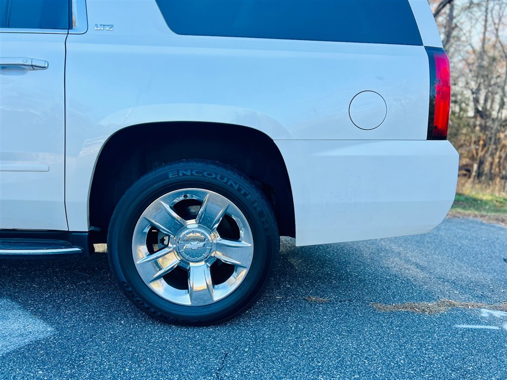 ChevroletSuburban LTZ 4WD6