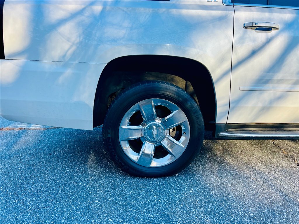 ChevroletSuburban LTZ 4WD7