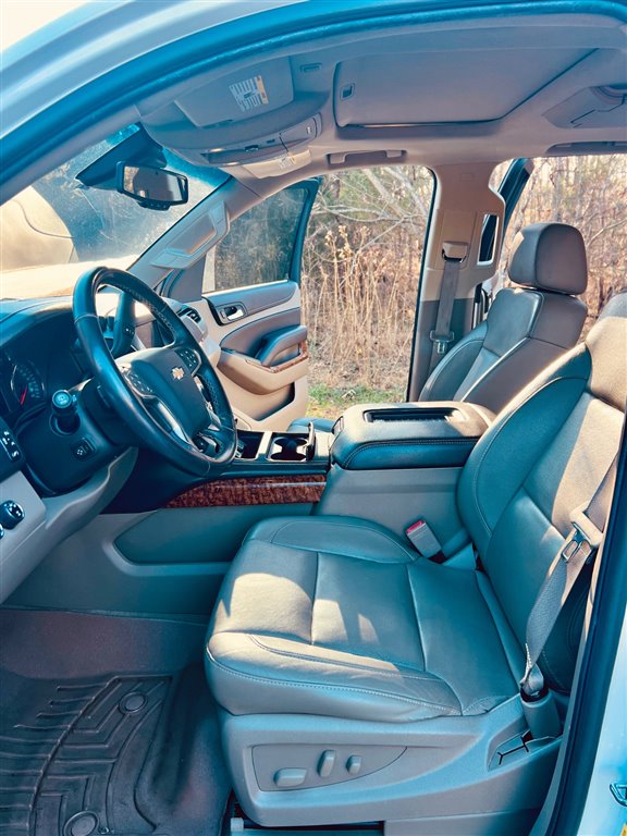 ChevroletSuburban LTZ 4WD9