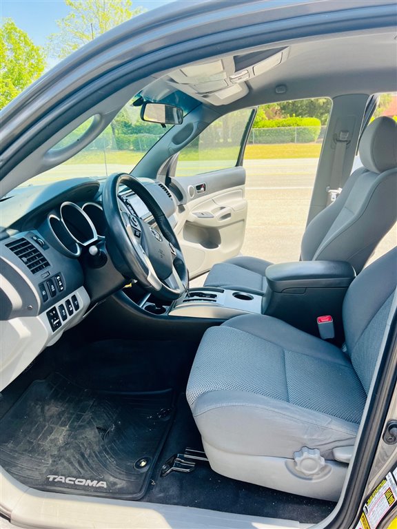 ToyotaTacoma Double Cab V6 6MT 4WD14