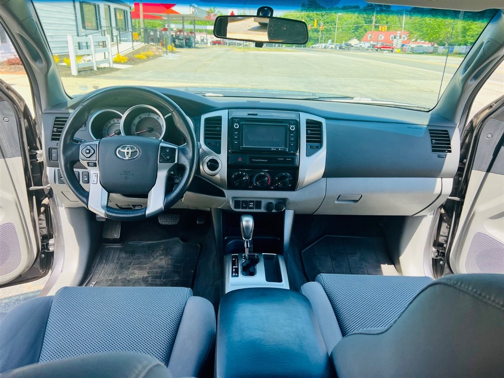 ToyotaTacoma Double Cab V6 6MT 4WD16