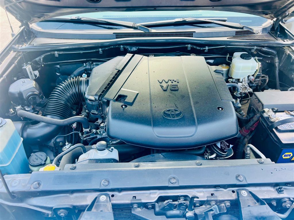 ToyotaTacoma Double Cab V6 6MT 4WD17