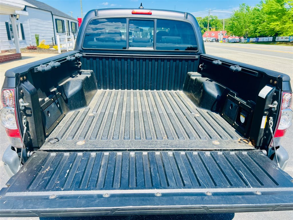 ToyotaTacoma Double Cab V6 6MT 4WD9