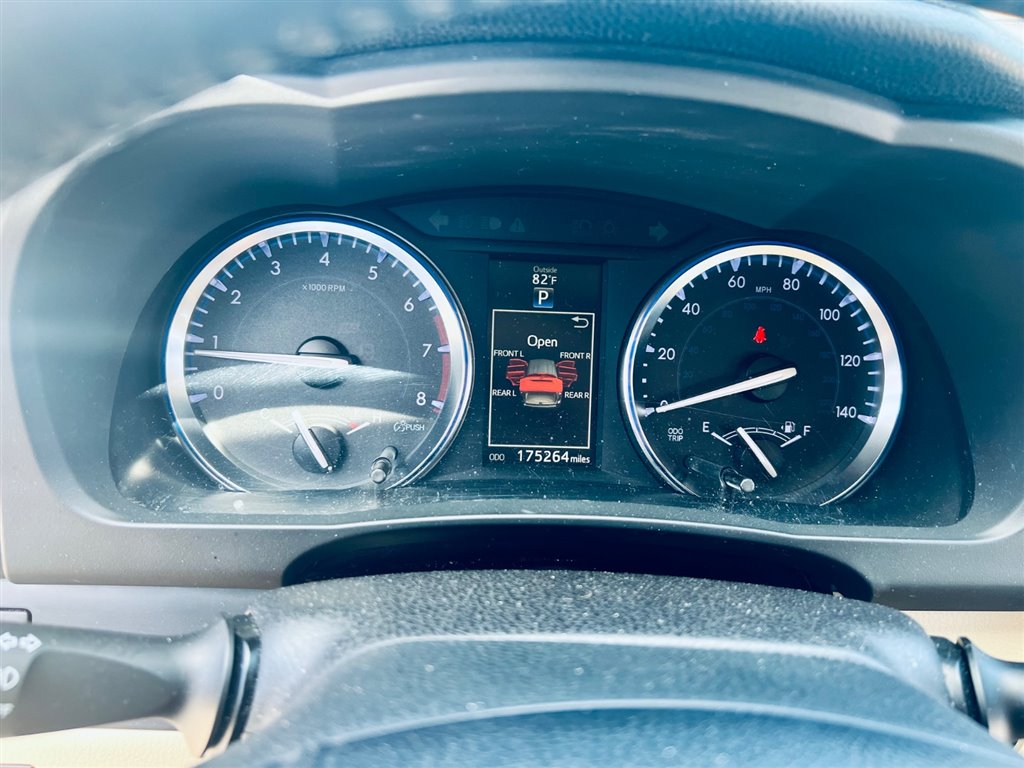 ToyotaHighlander XLE FWD V613