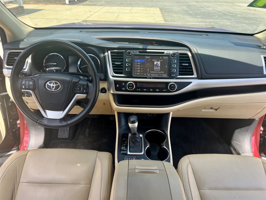 ToyotaHighlander XLE FWD V614