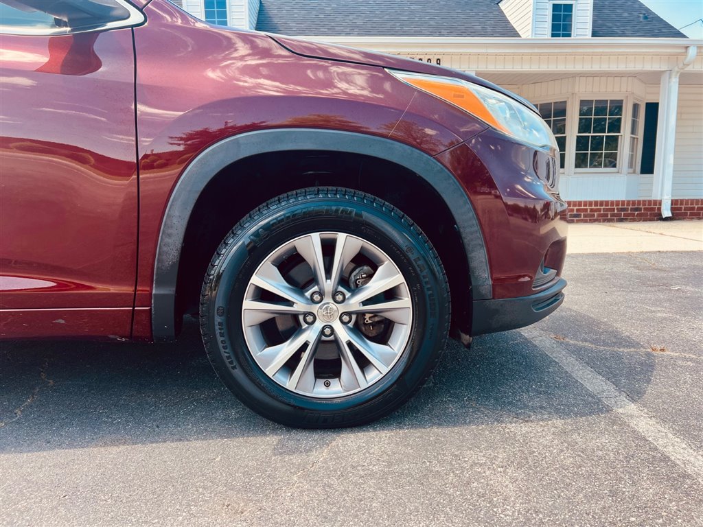 ToyotaHighlander XLE FWD V64