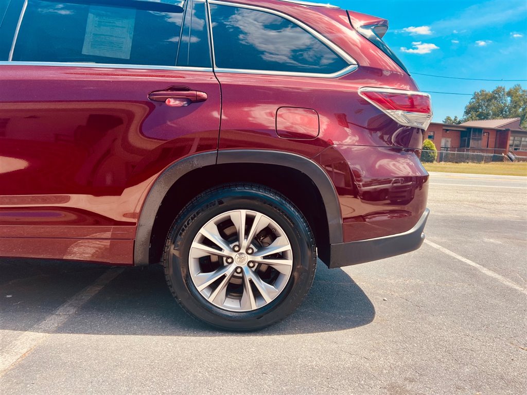 ToyotaHighlander XLE FWD V67