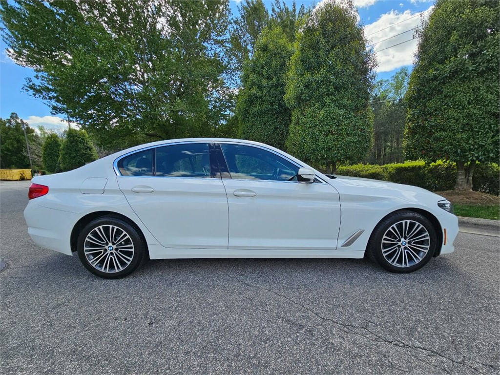 2019 BMW 5-Series  photo