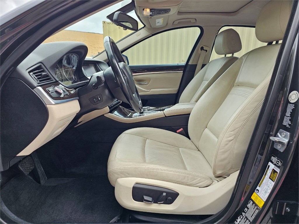 2015 BMW 5-Series  photo