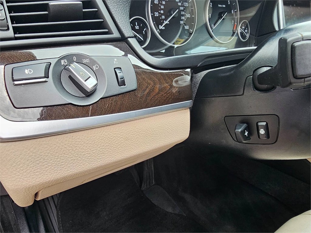 2015 BMW 5-Series  photo