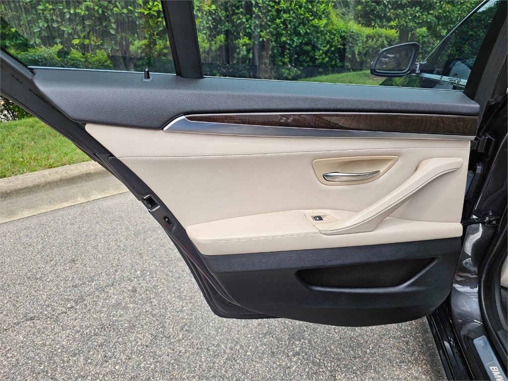 2015 BMW 5-Series  photo