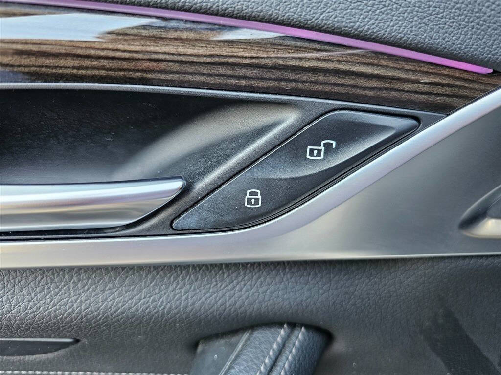 2019 BMW 5-Series  photo