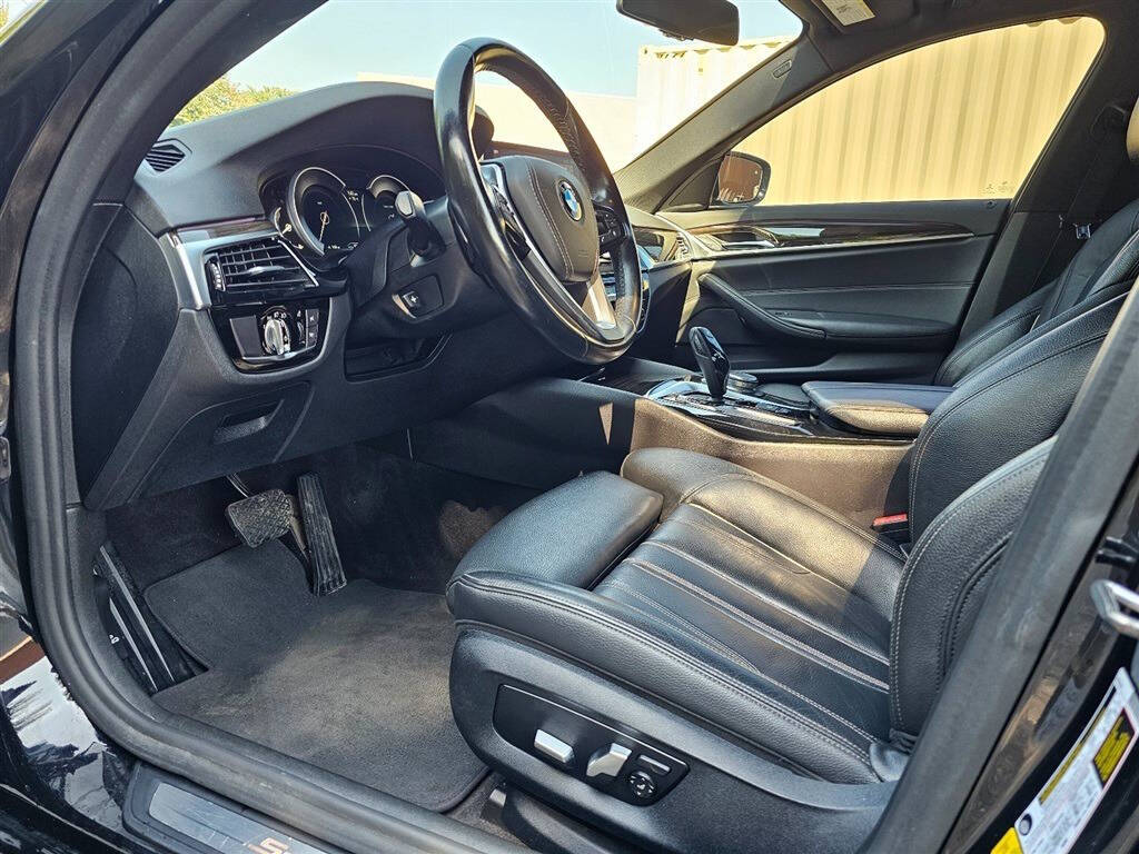 2019 BMW 5-Series  photo