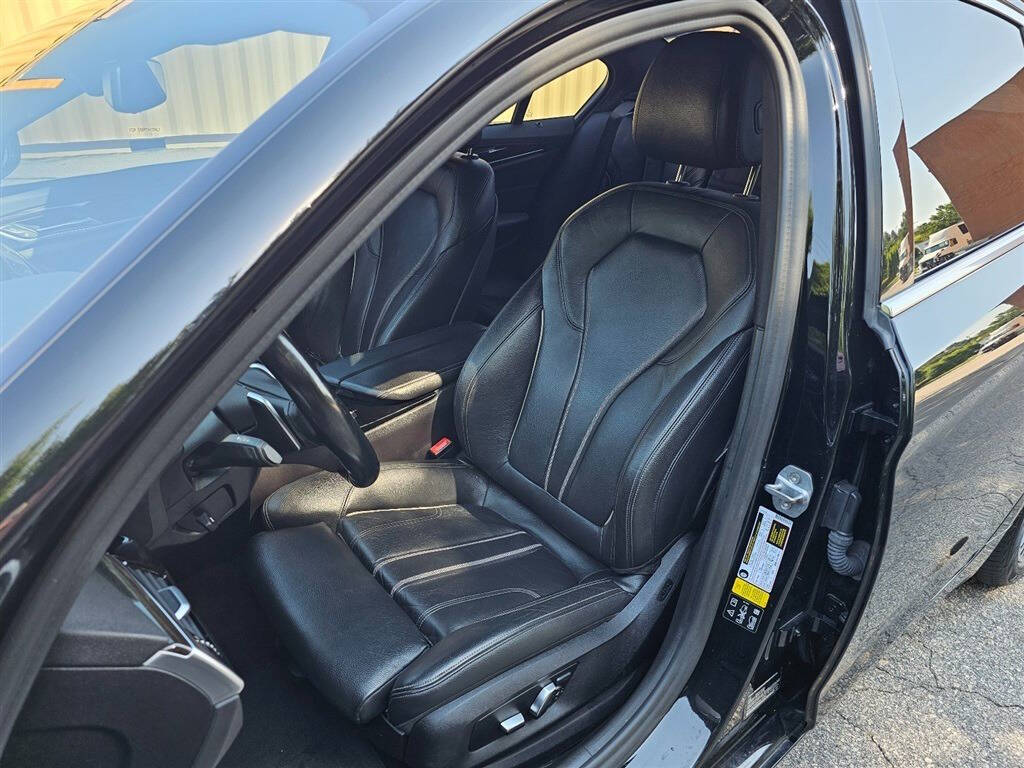2019 BMW 5-Series  photo