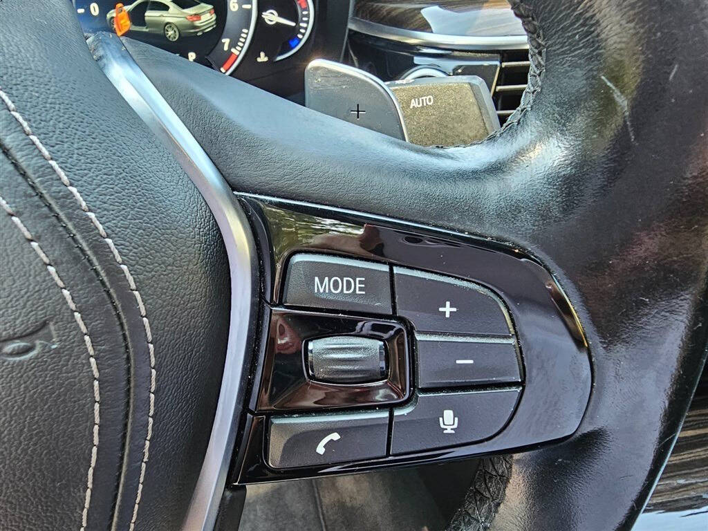2019 BMW 5-Series  photo