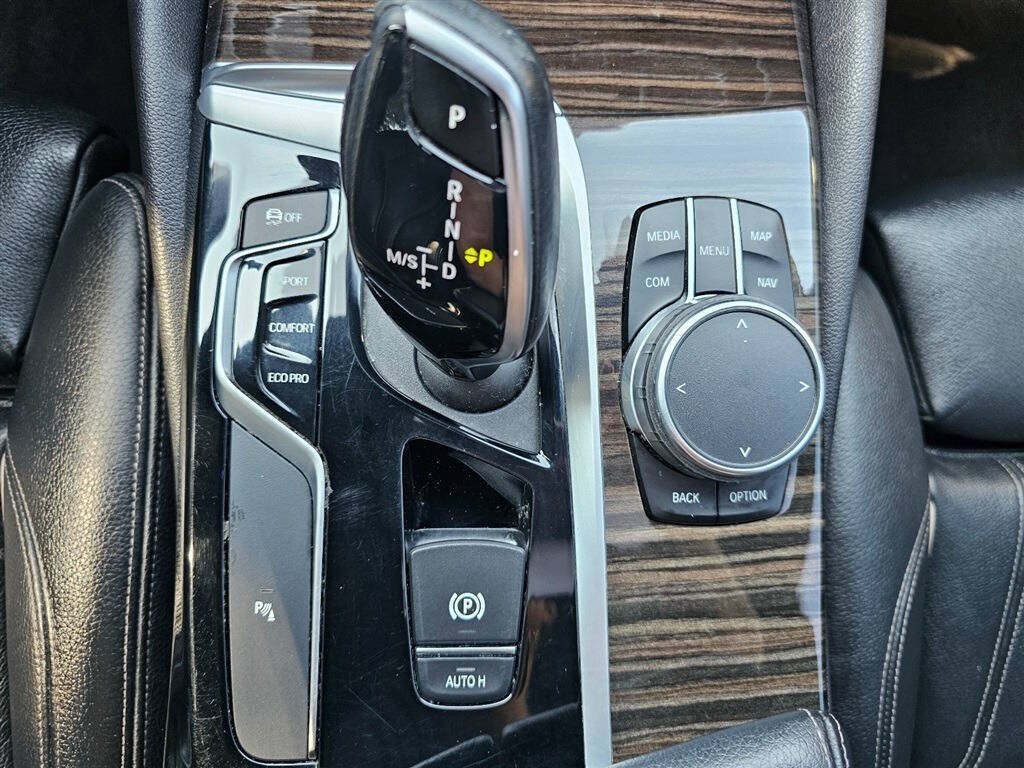 2019 BMW 5-Series  photo
