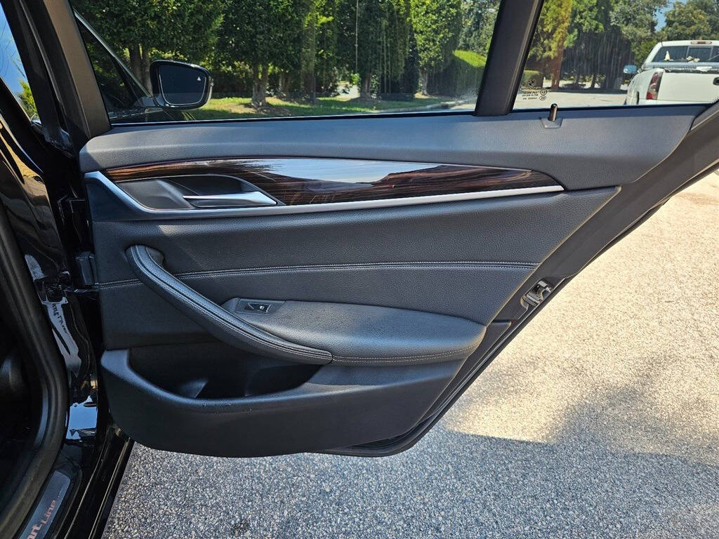 2019 BMW 5-Series  photo