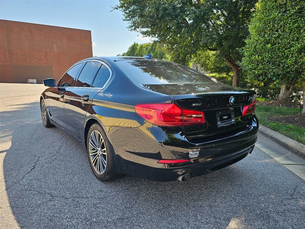 2019 BMW 5-Series  photo